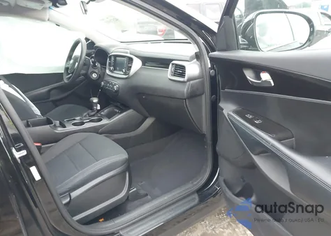 2019 Kia Sorento 2.4L L из США, поврежденный, VIN 5XYPG4A39KG443481